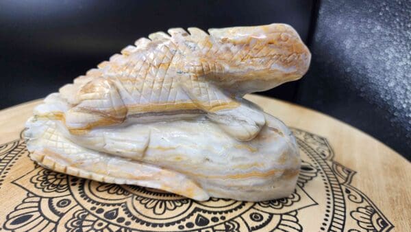Crazy Lace Agate Lizard - Image 2