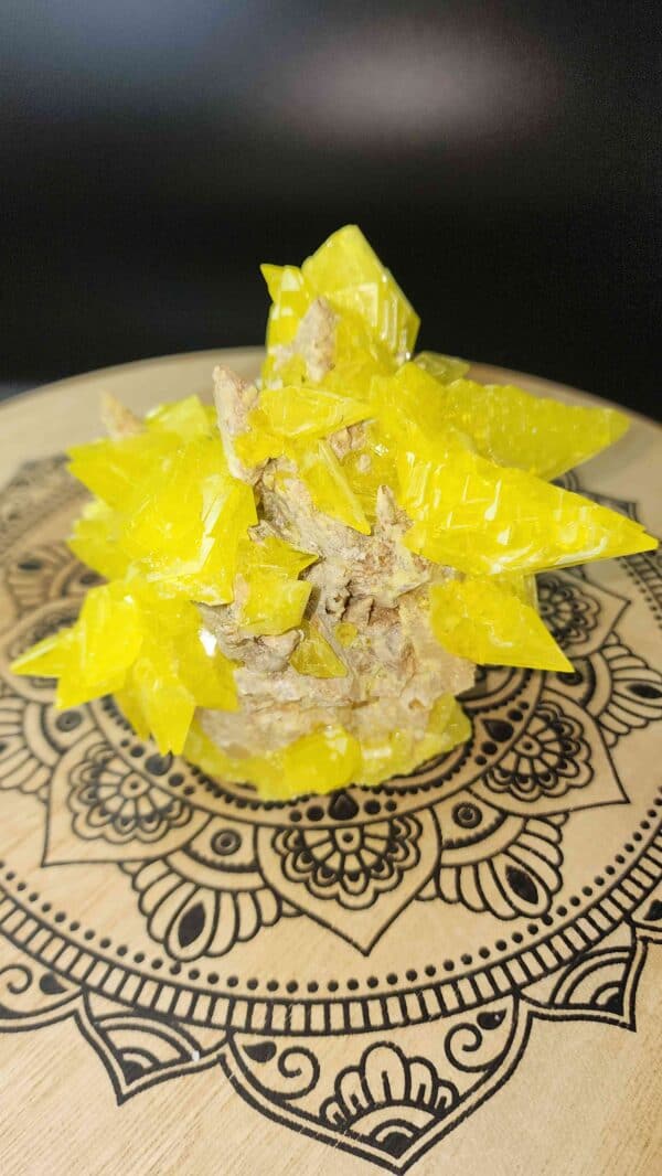 Crystal Sulphur Cluster on Quartz